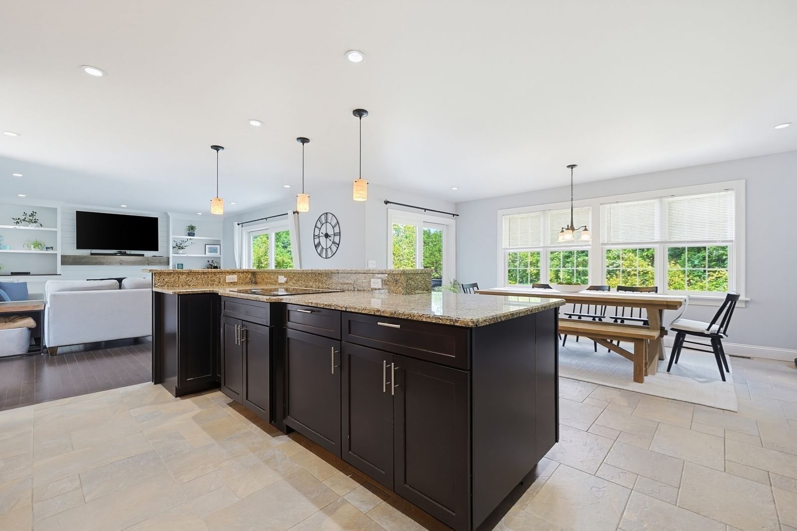 22 Willowbe Ct North Attleboro — Photo 9 of 42