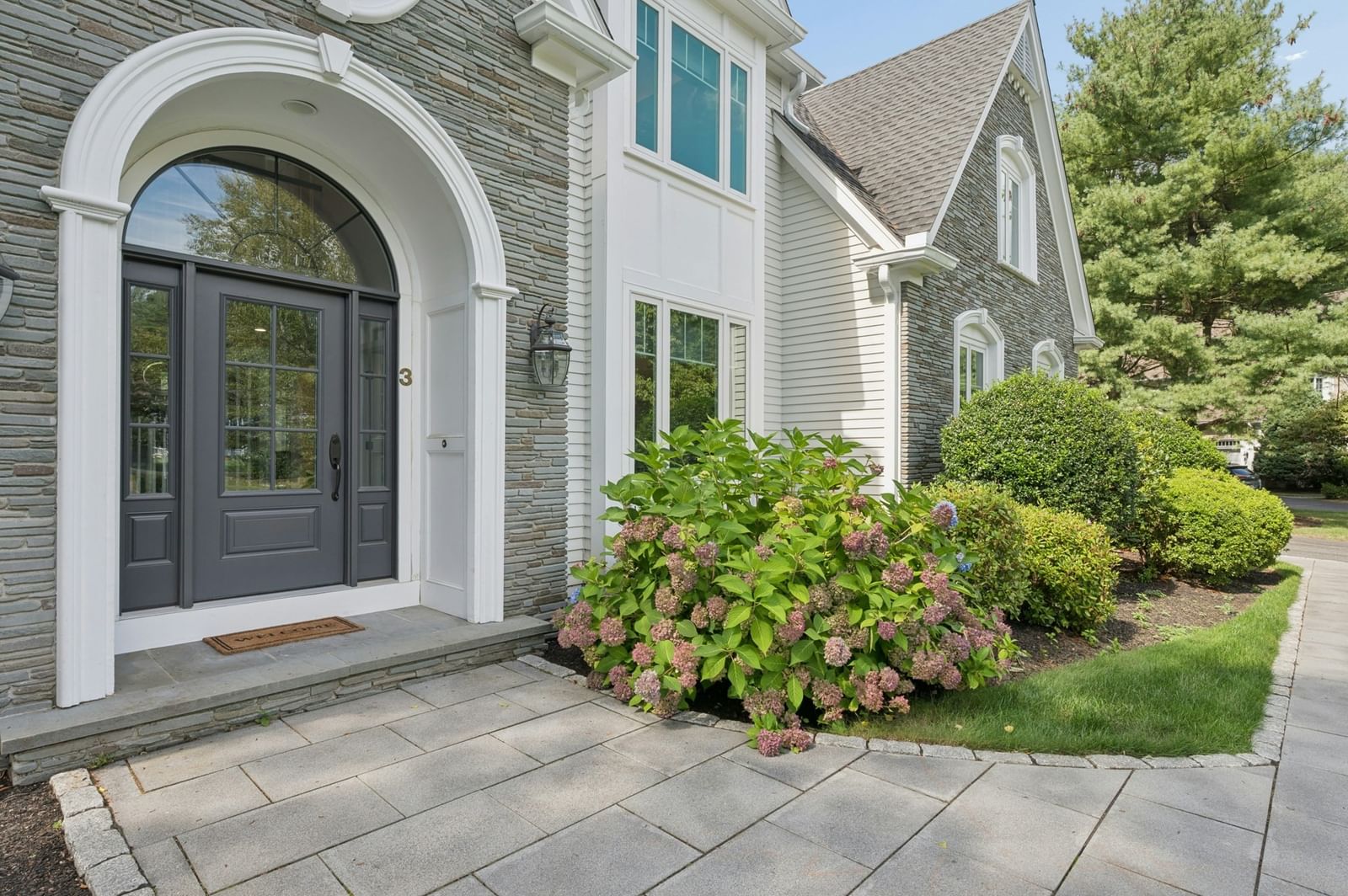 3 Wyman Ln Hopkinton — Photo 3 of 42