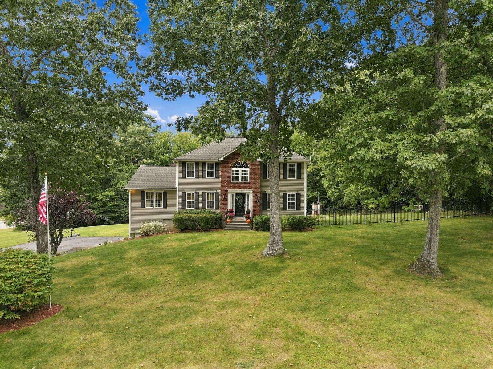 16 Jaimie Ann Dr Rutland — Photo 3 of 42