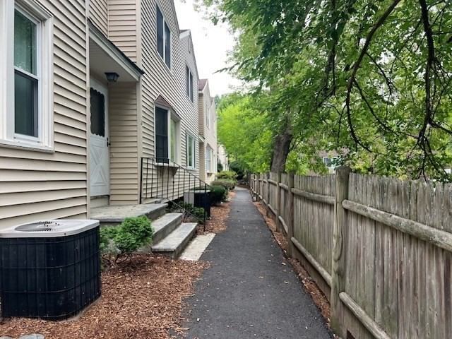 126 Willard Street #I Lowell — Photo 2 of 39