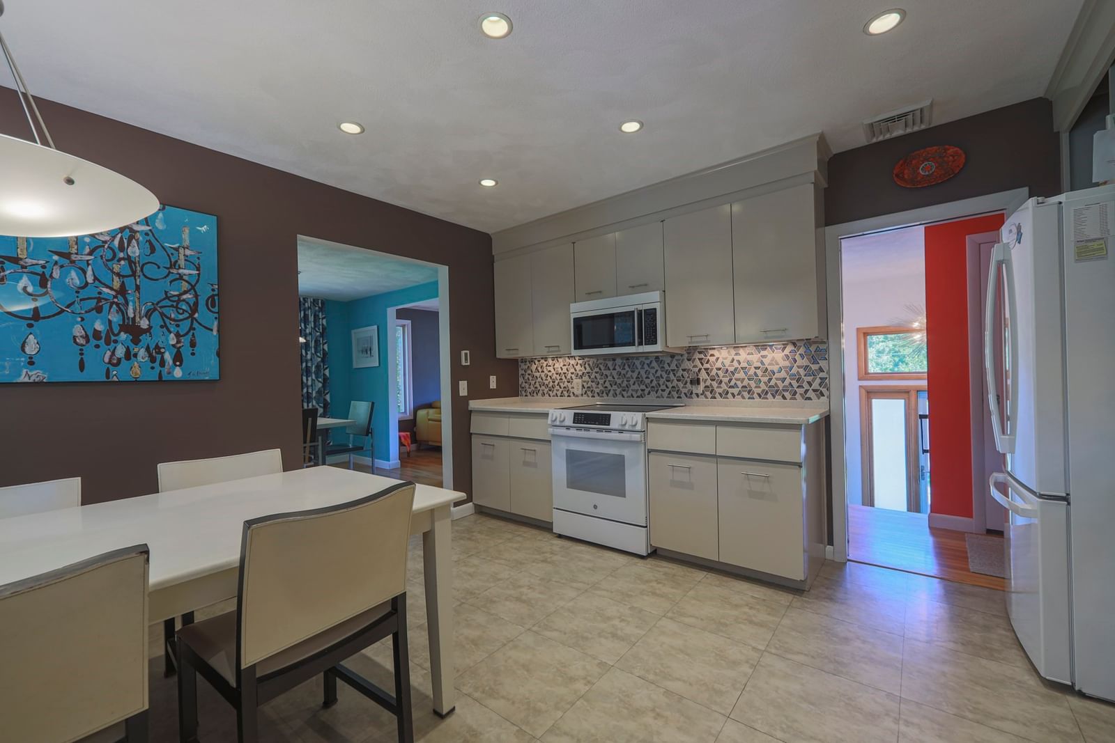 12 Stevens Pl Saugus — Photo 10 of 31