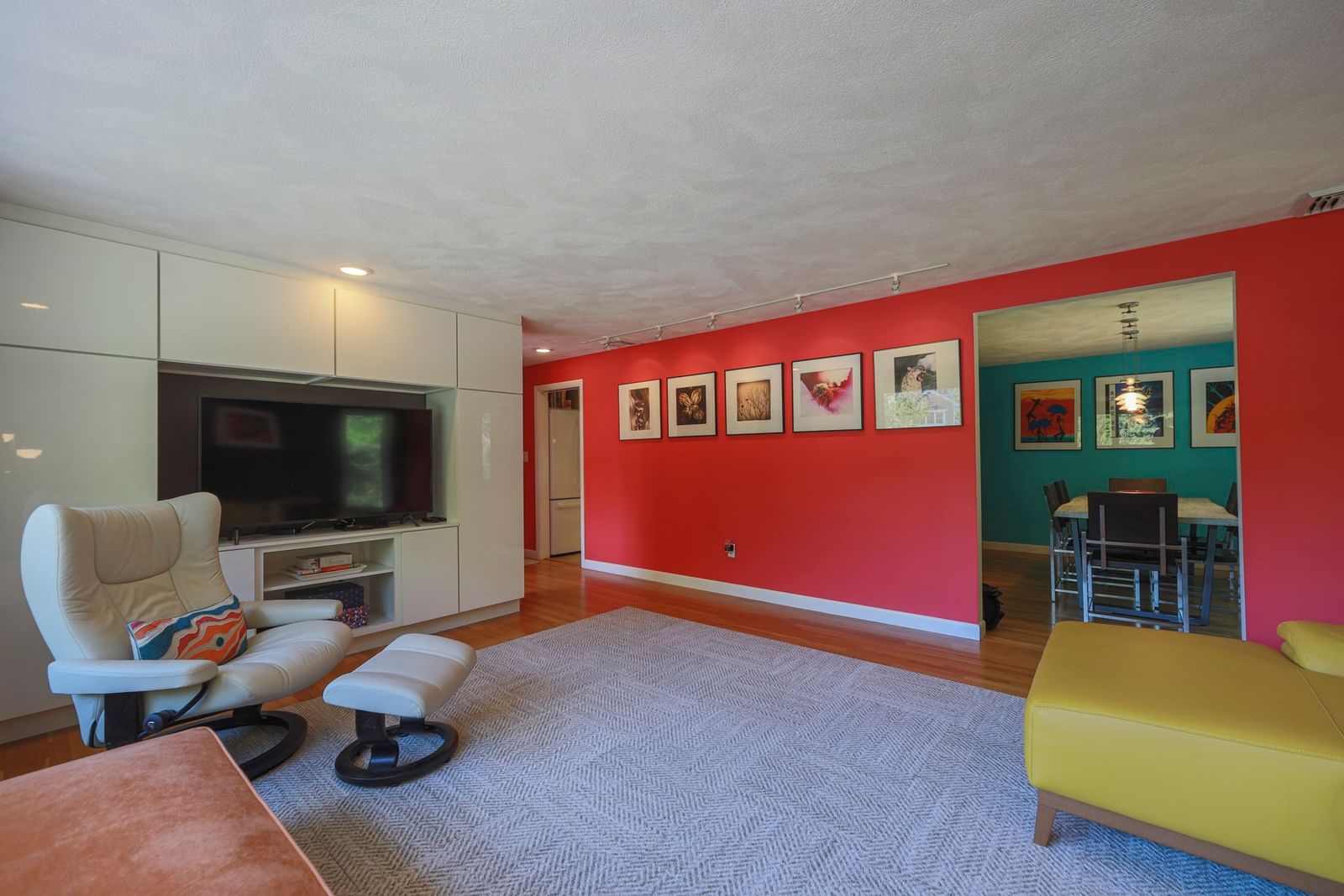 12 Stevens Pl Saugus — Photo 4 of 31