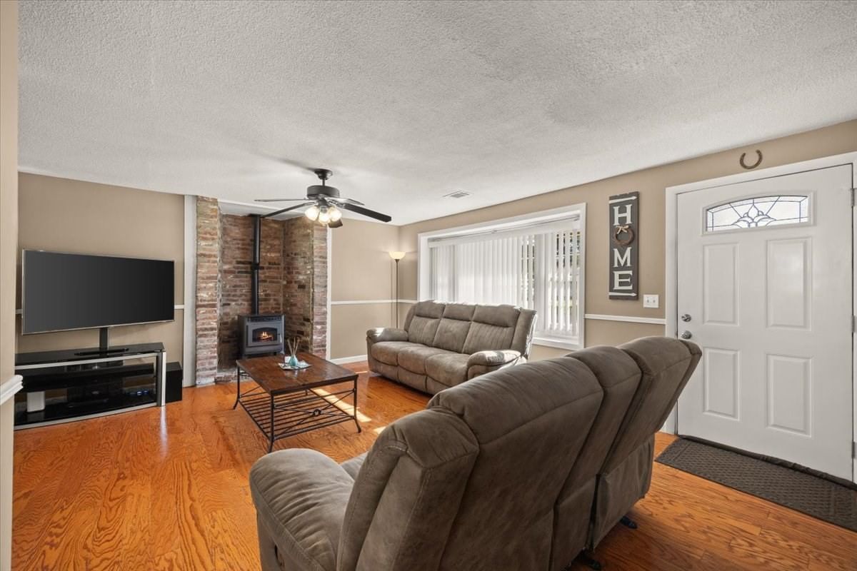 90 Smoke Rise Cir Swansea — Photo 8 of 32