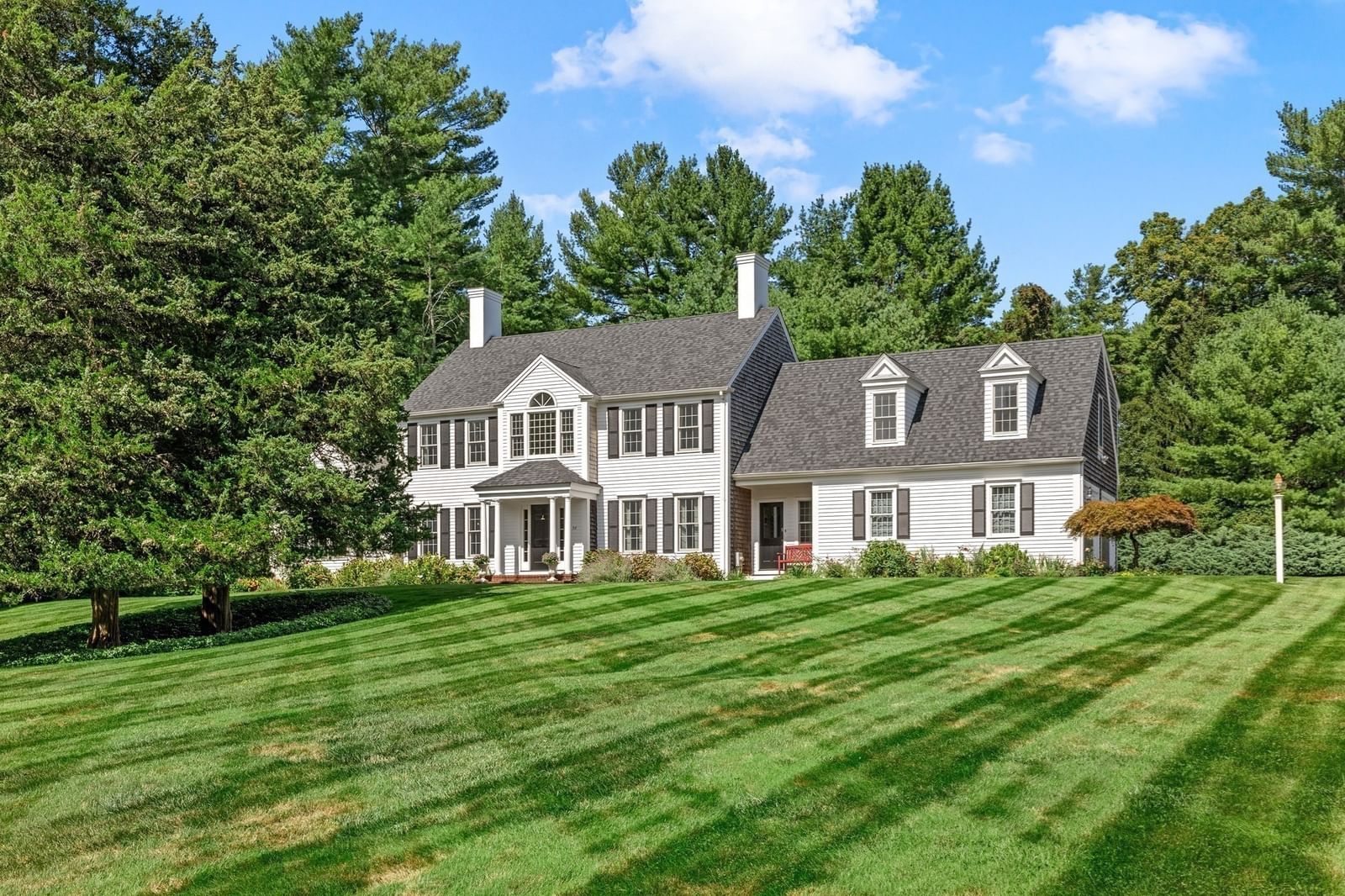 94 Valley Street Duxbury — Photo 3 of 40