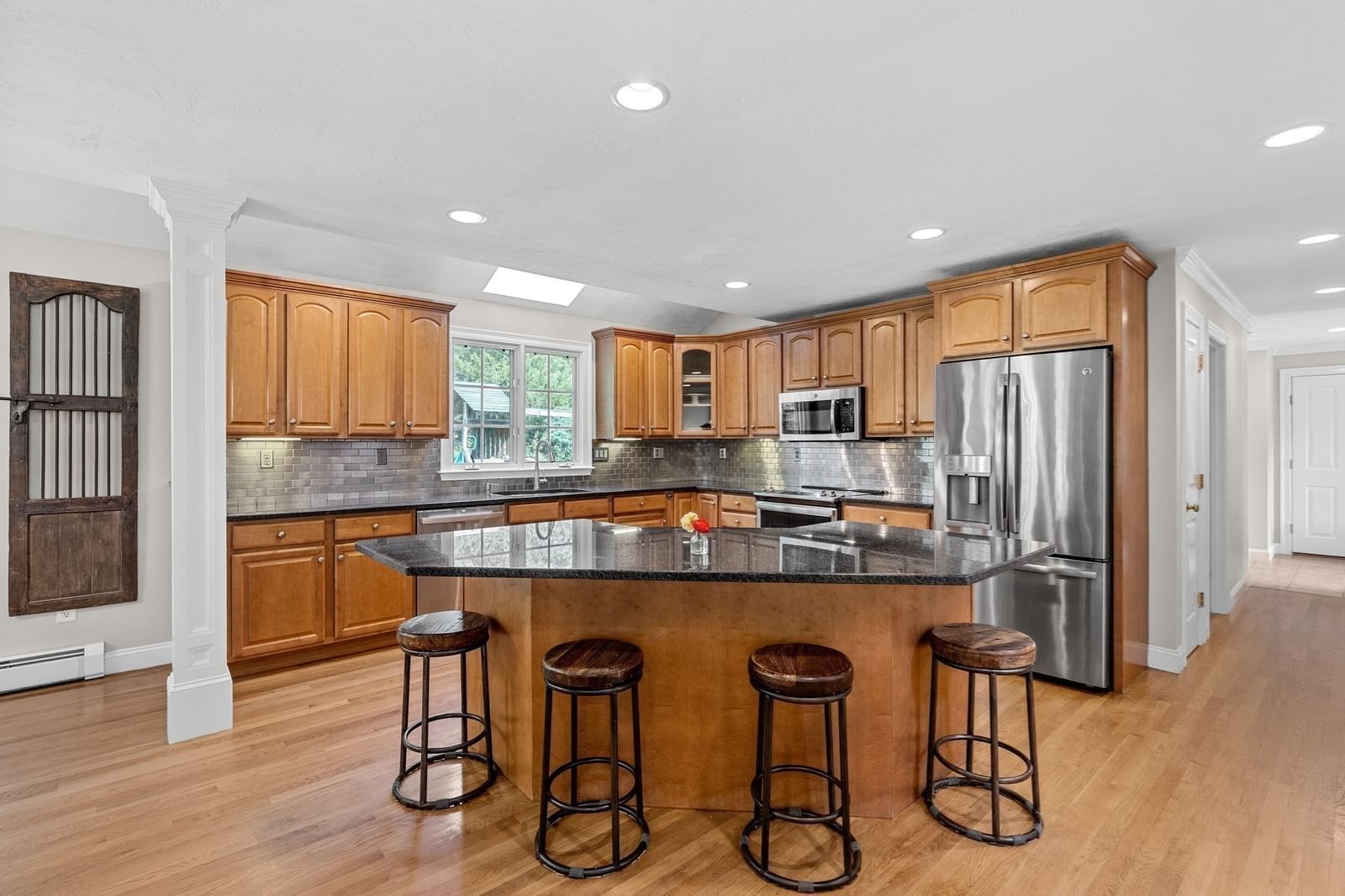94 Valley Street Duxbury — Photo 7 of 40