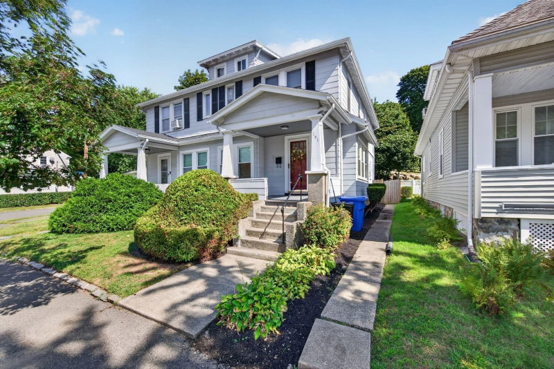 141-143 Stetson Ave Unit 1