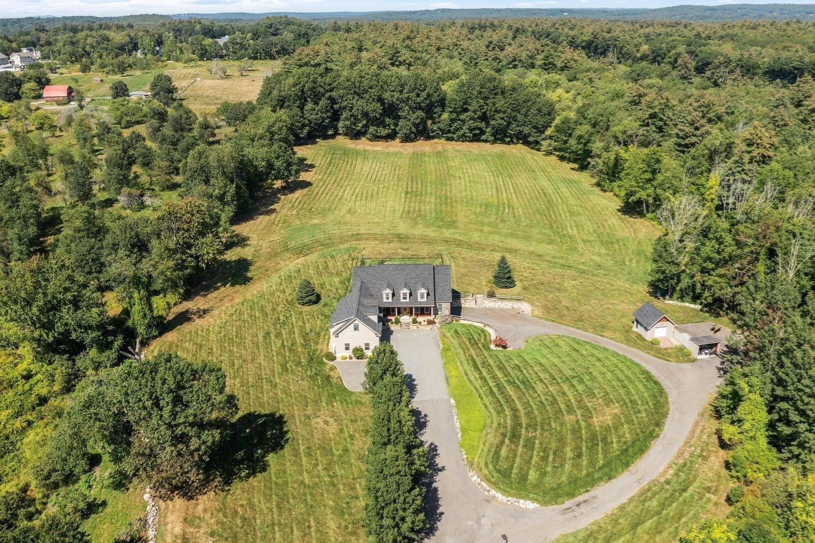 11 Cider Ln Dracut — Photo 3 of 42