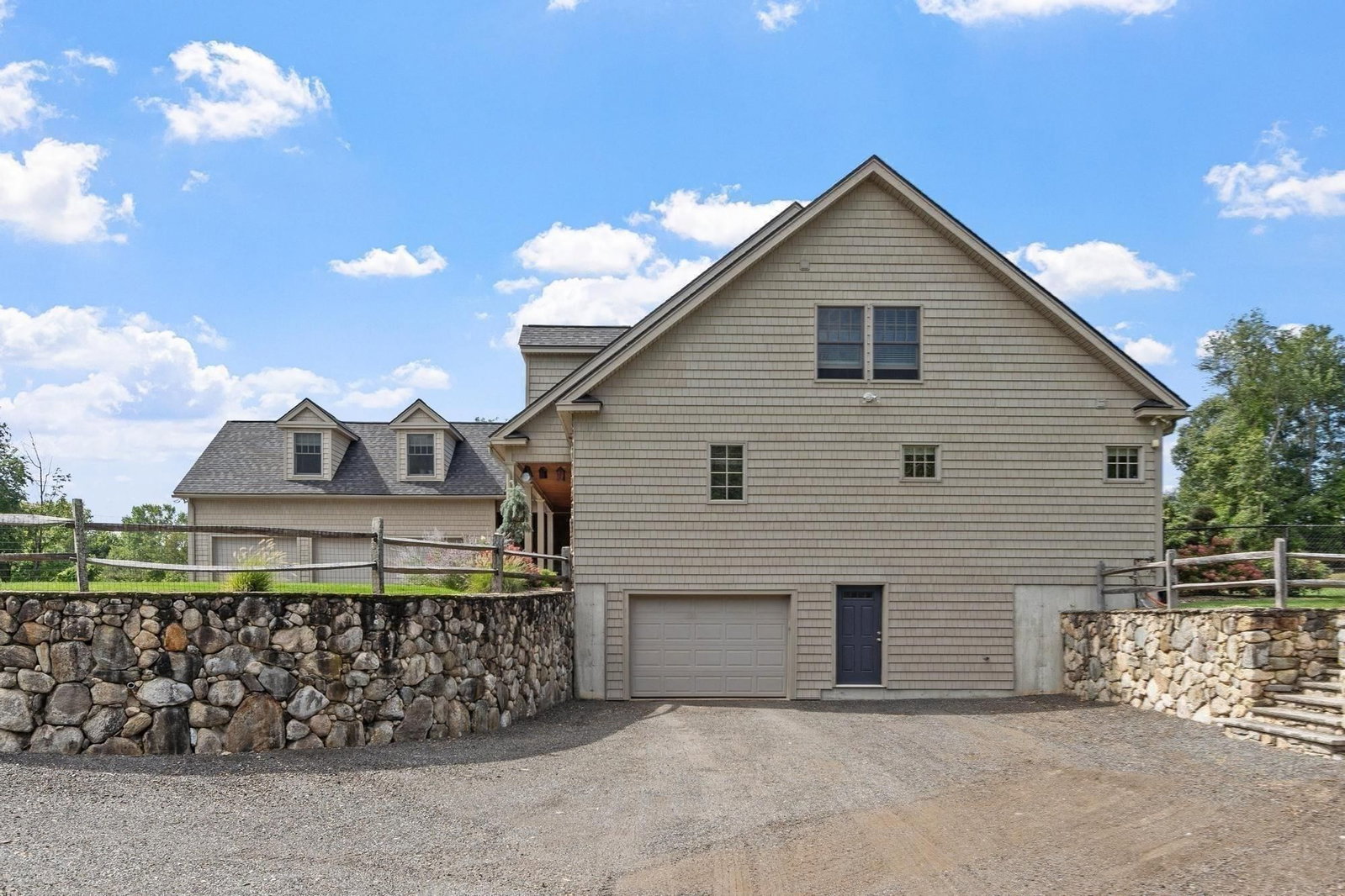 11 Cider Ln Dracut — Photo 6 of 42
