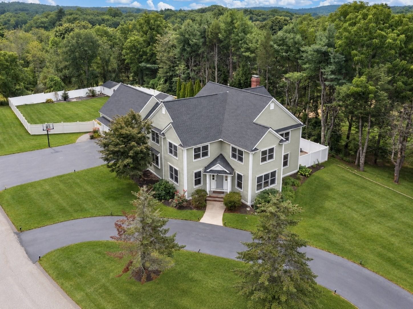 2 Wild Meadow Ln Natick — Photo 1 of 42