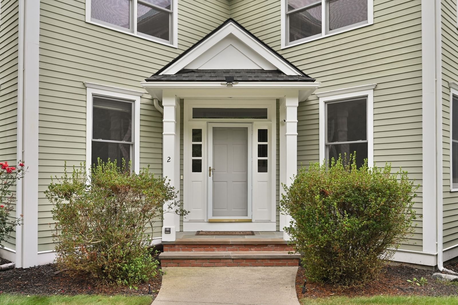 2 Wild Meadow Ln Natick — Photo 4 of 42