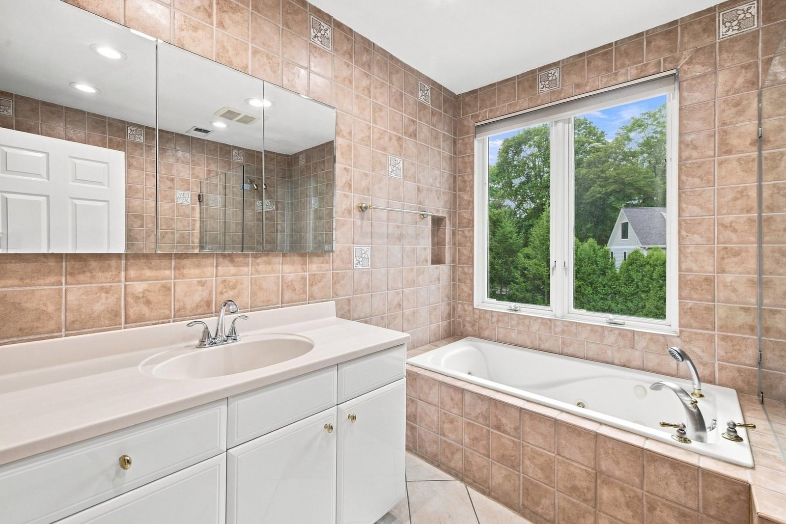 829 Chestnut Newton — Photo 19 of 36