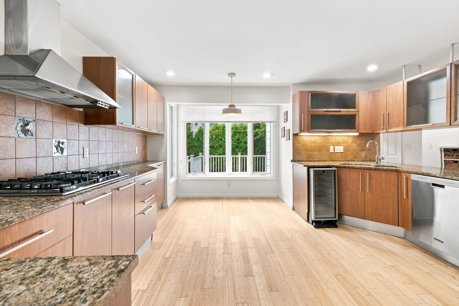 829 Chestnut Newton — Photo 7 of 36