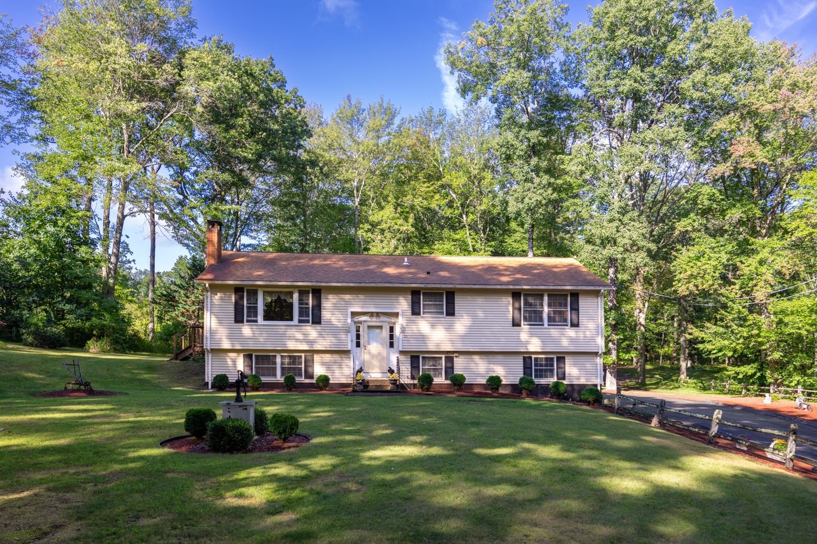 155 Long Hill Rd West Brookfield — Photo 8 of 35