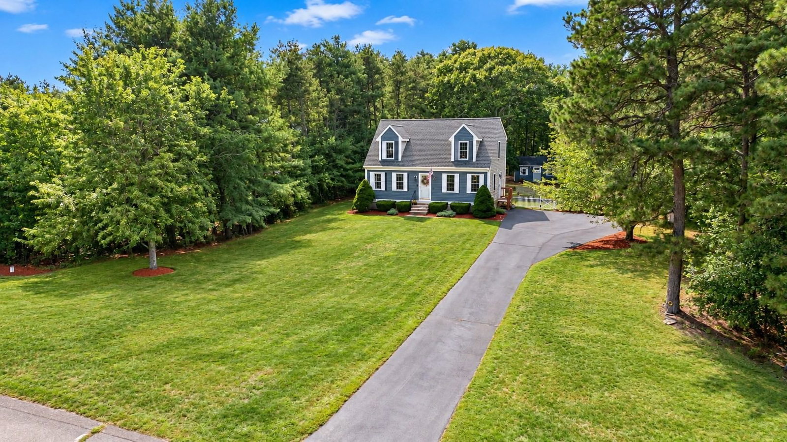 53 Myles Standish Dr Carver — Photo 3 of 39