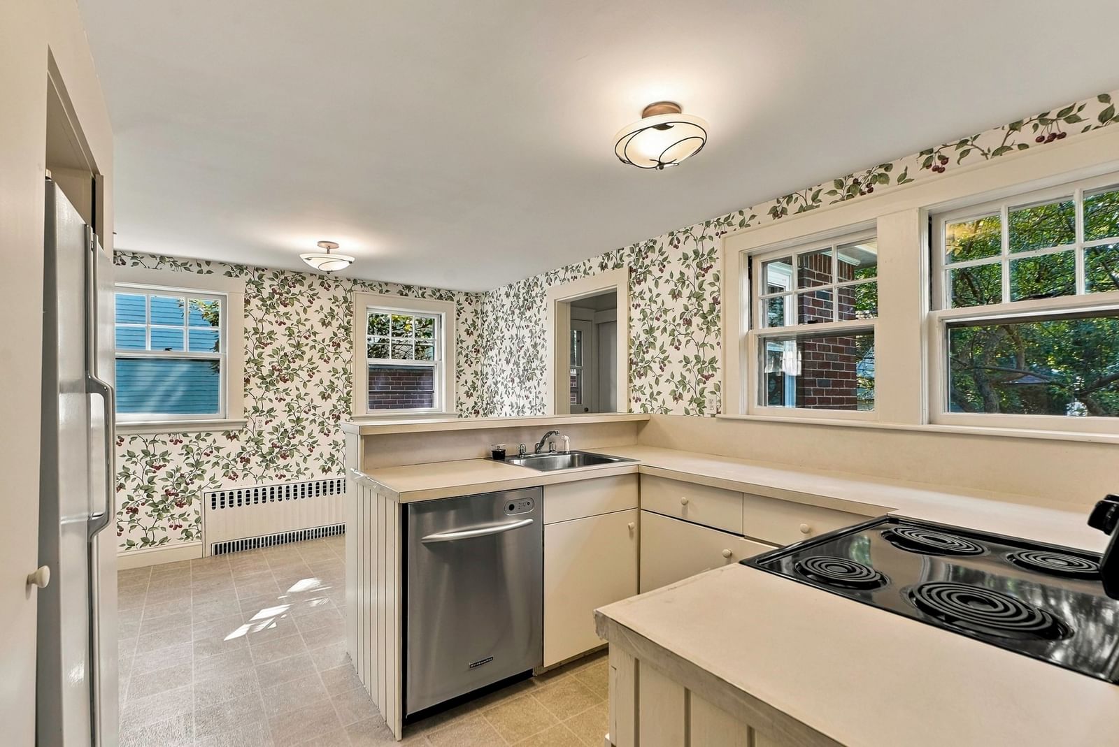 3 Preble Gardens Rd Belmont — Photo 18 of 42
