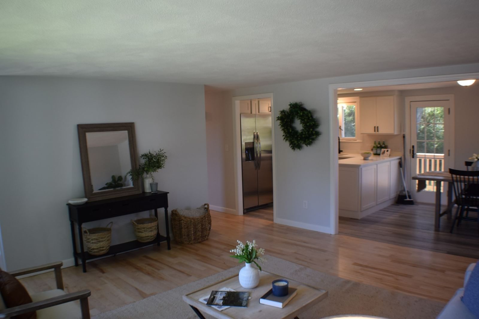 109 Homer Dr Somerset — Photo 3 of 32
