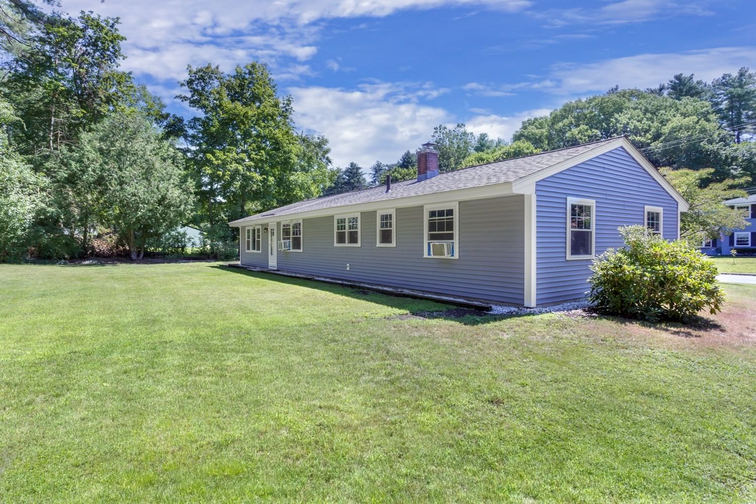 12 Terri Rd Framingham — Photo 4 of 36