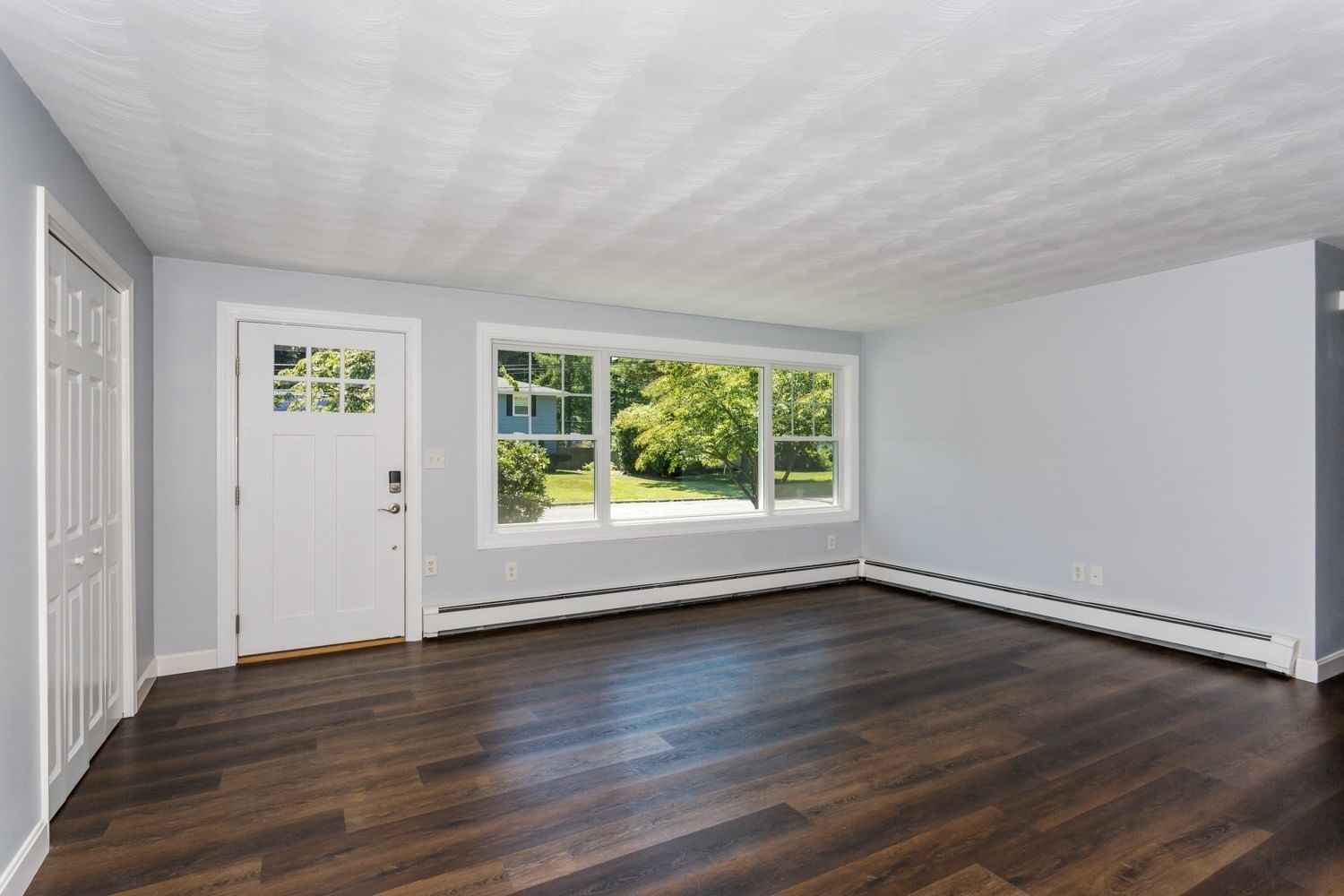 12 Terri Rd Framingham — Photo 5 of 36