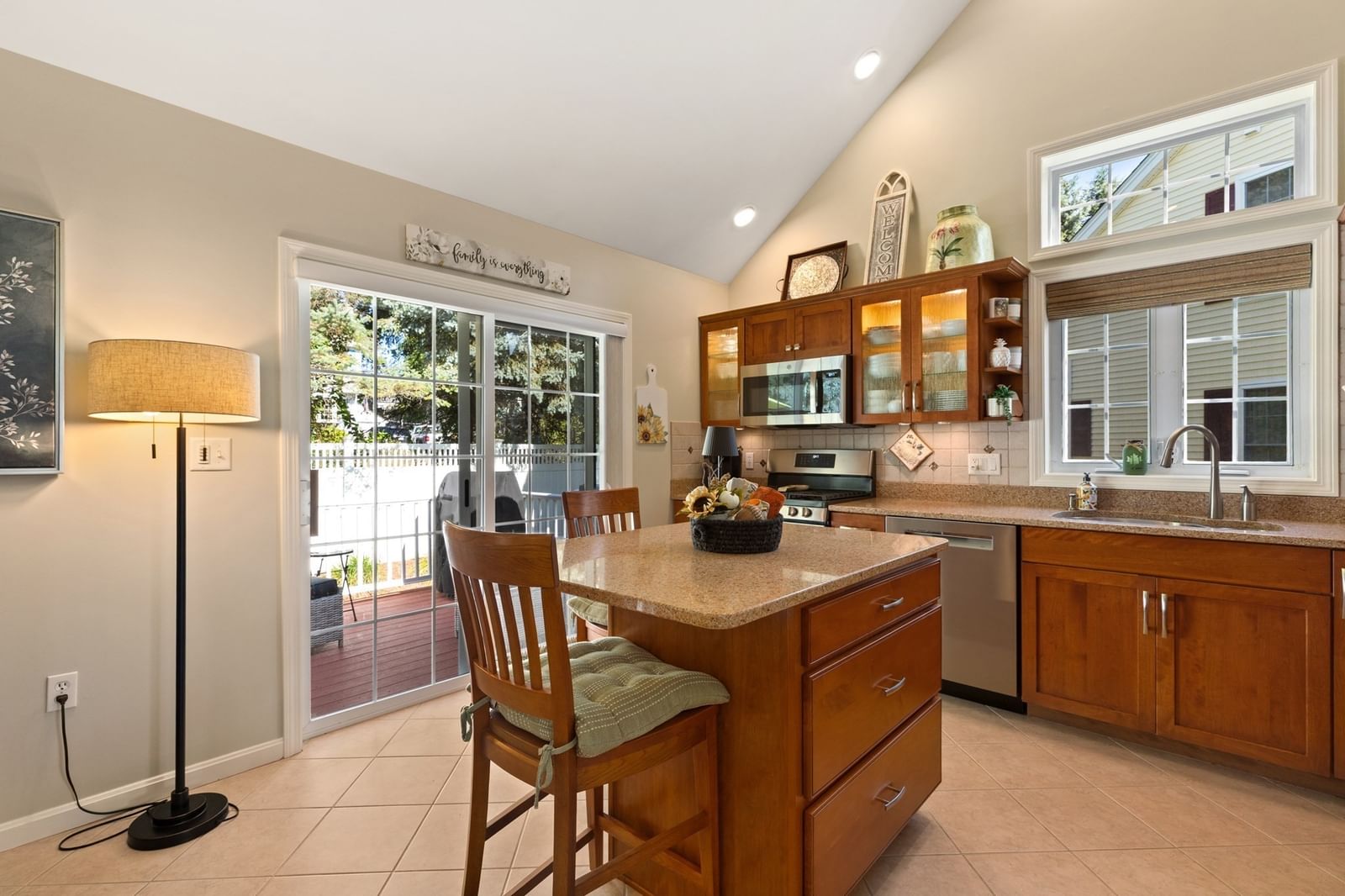 7 Dornoch Cir #7 Chelmsford — Photo 7 of 31