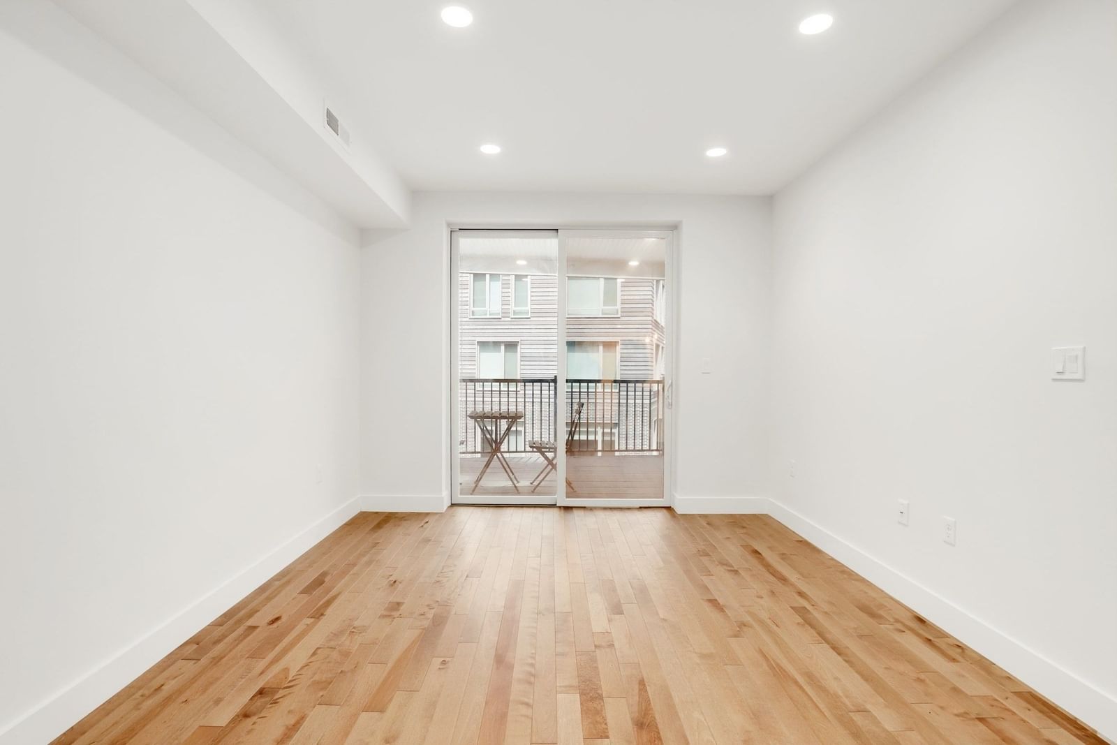 50 Hichborn St #310 Boston — Photo 2 of 32