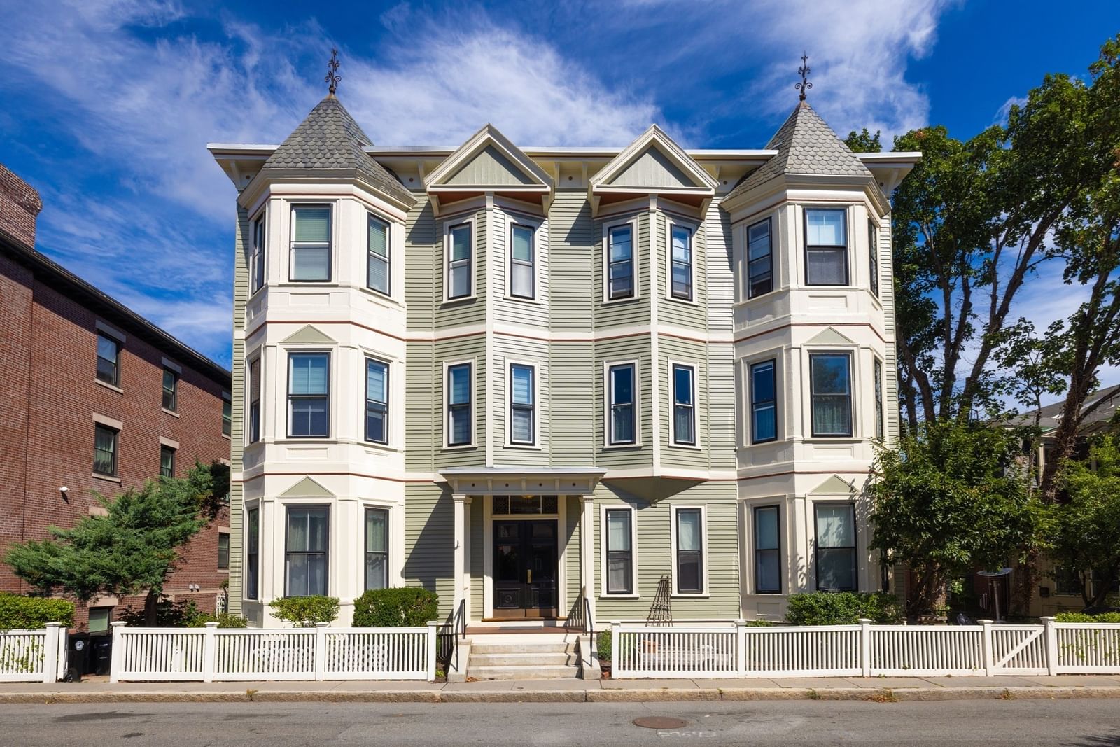 38 Linden St #4 Brookline — Photo 13 of 13
