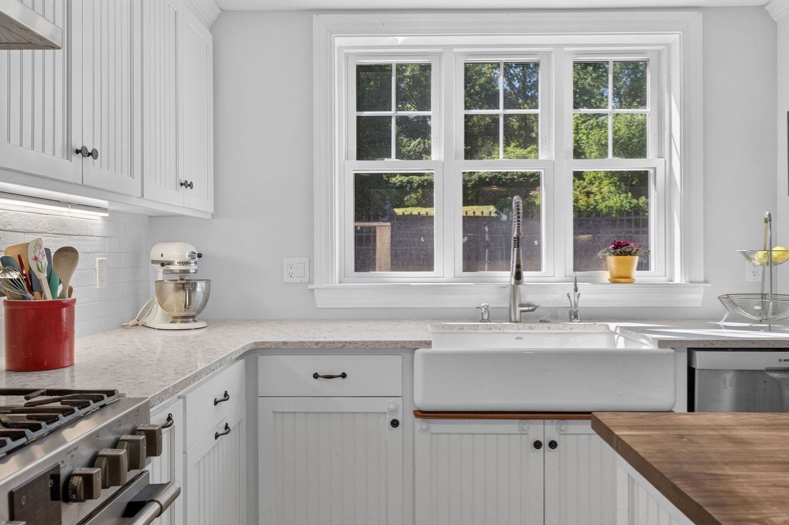 70 Westchester Rd Boston — Photo 10 of 38