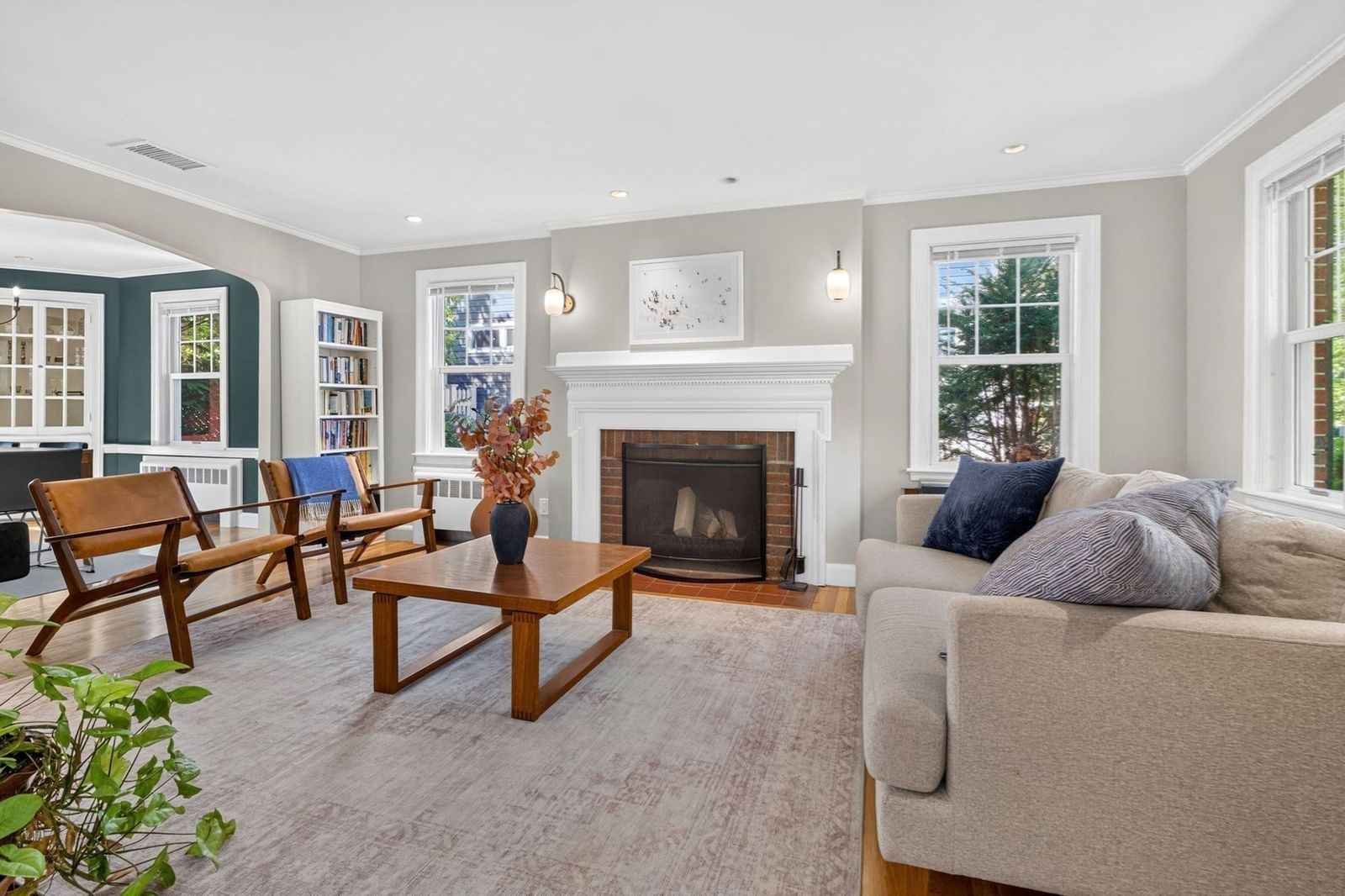 70 Westchester Rd Boston — Photo 2 of 38