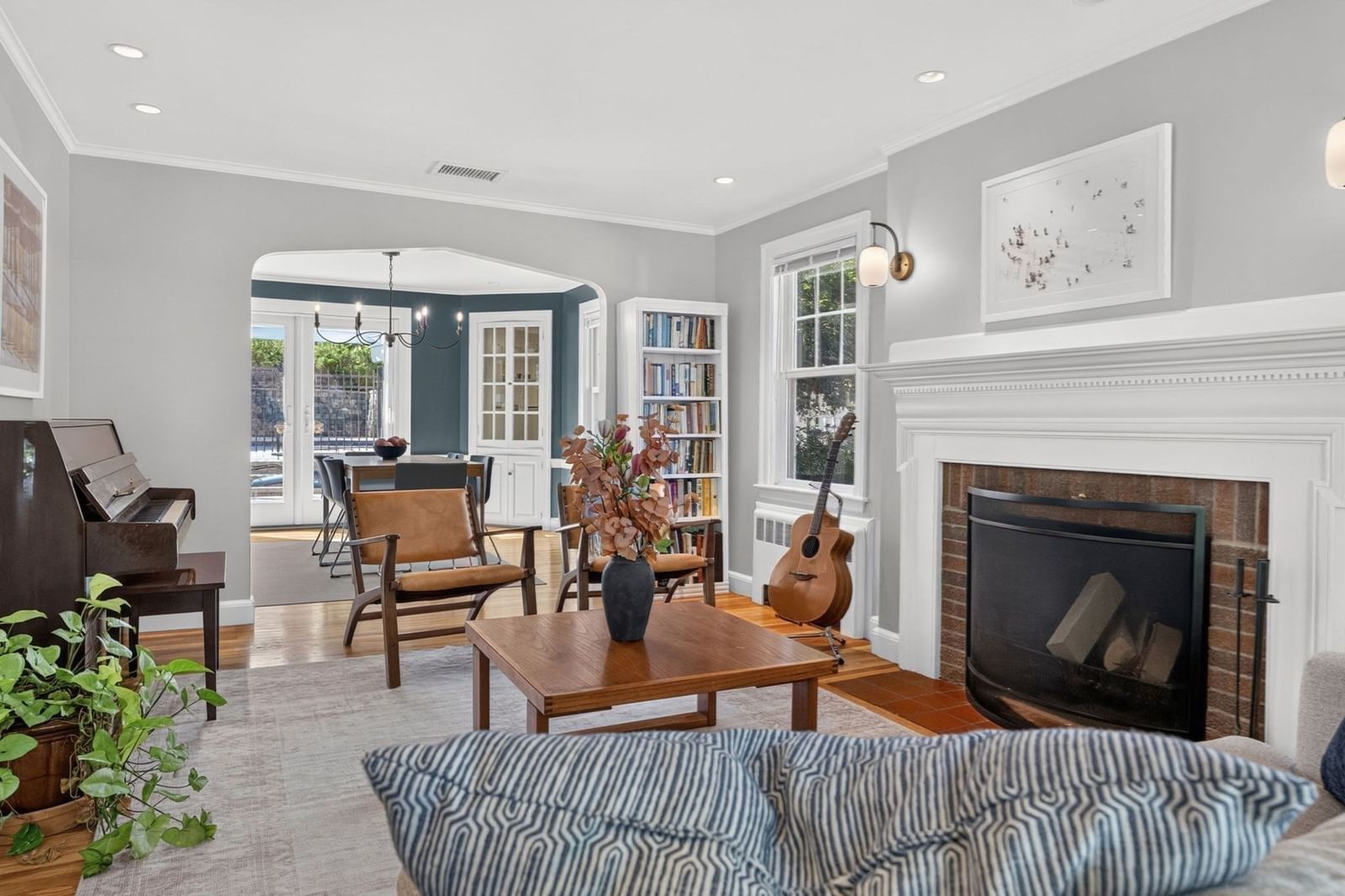 70 Westchester Rd Boston — Photo 3 of 38