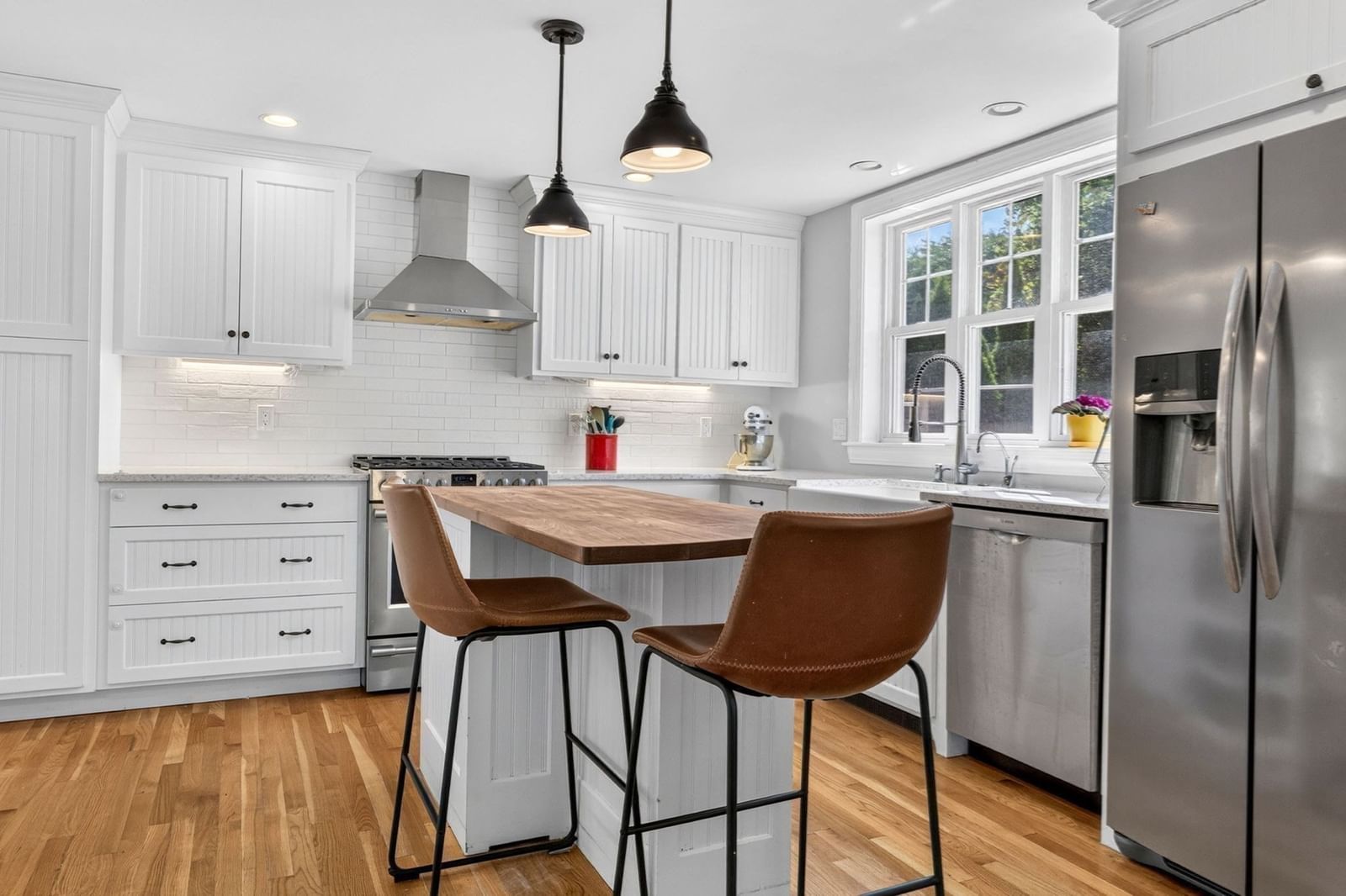 70 Westchester Rd Boston — Photo 7 of 38