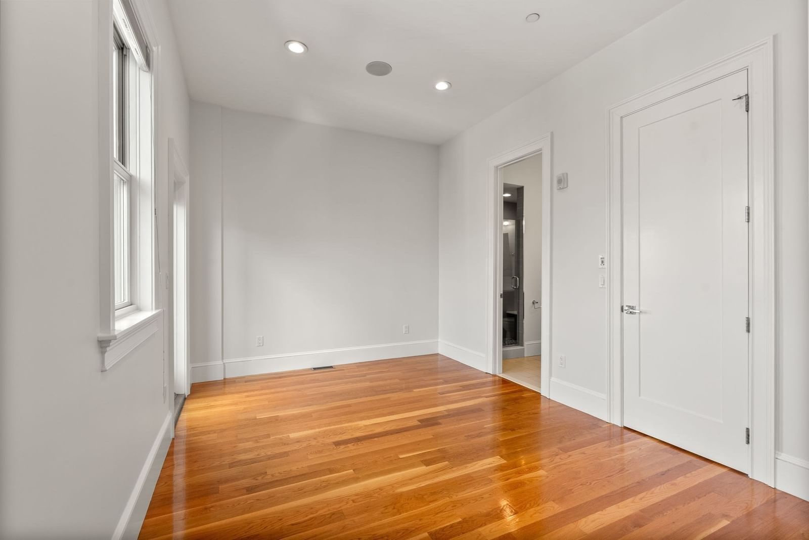 482 E Fourth Street #4 Boston — Photo 17 of 25