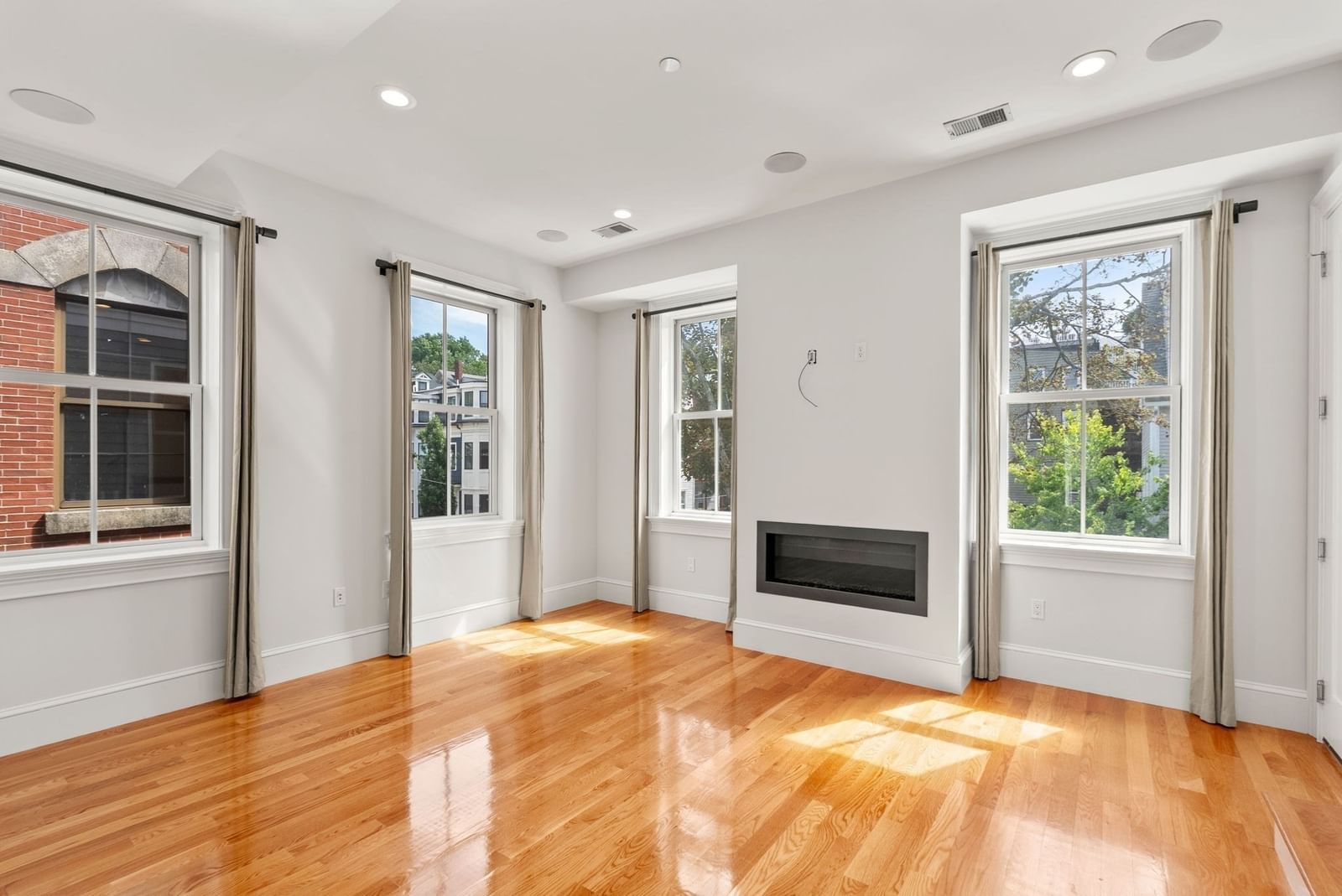 482 E Fourth Street #4 Boston — Photo 4 of 25