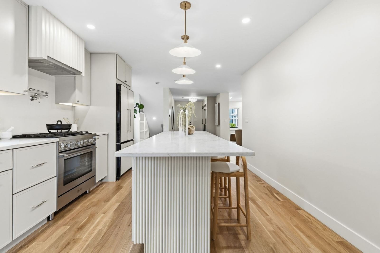 34-36 Governors Winthrop Rd #A Somerville — Photo 10 of 36