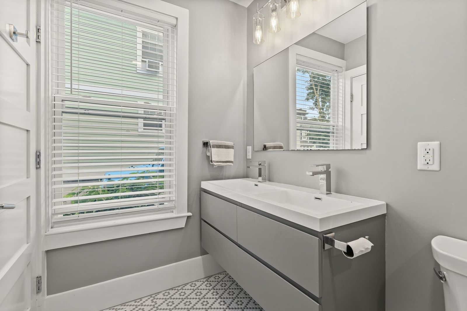145 Whitfield St #1 Boston — Photo 19 of 38