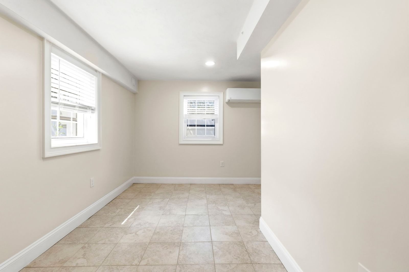 6r Fairview Ave Swampscott — Photo 18 of 38