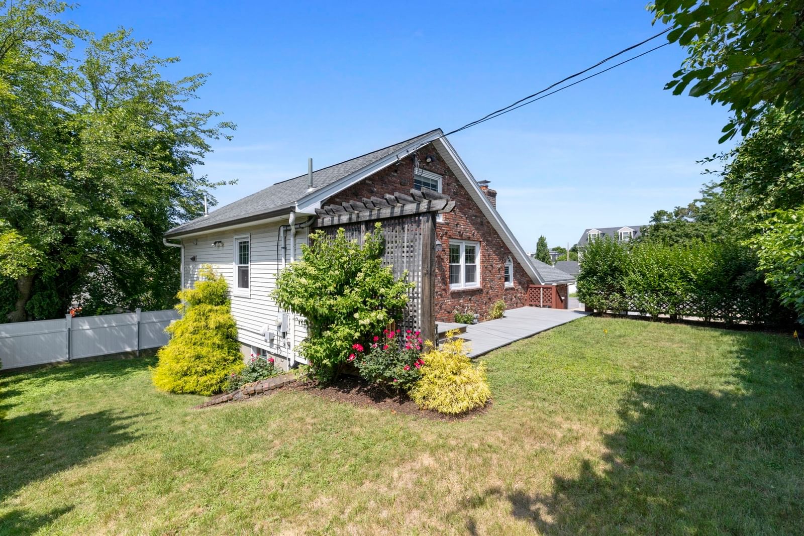 6r Fairview Ave Swampscott — Photo 33 of 38