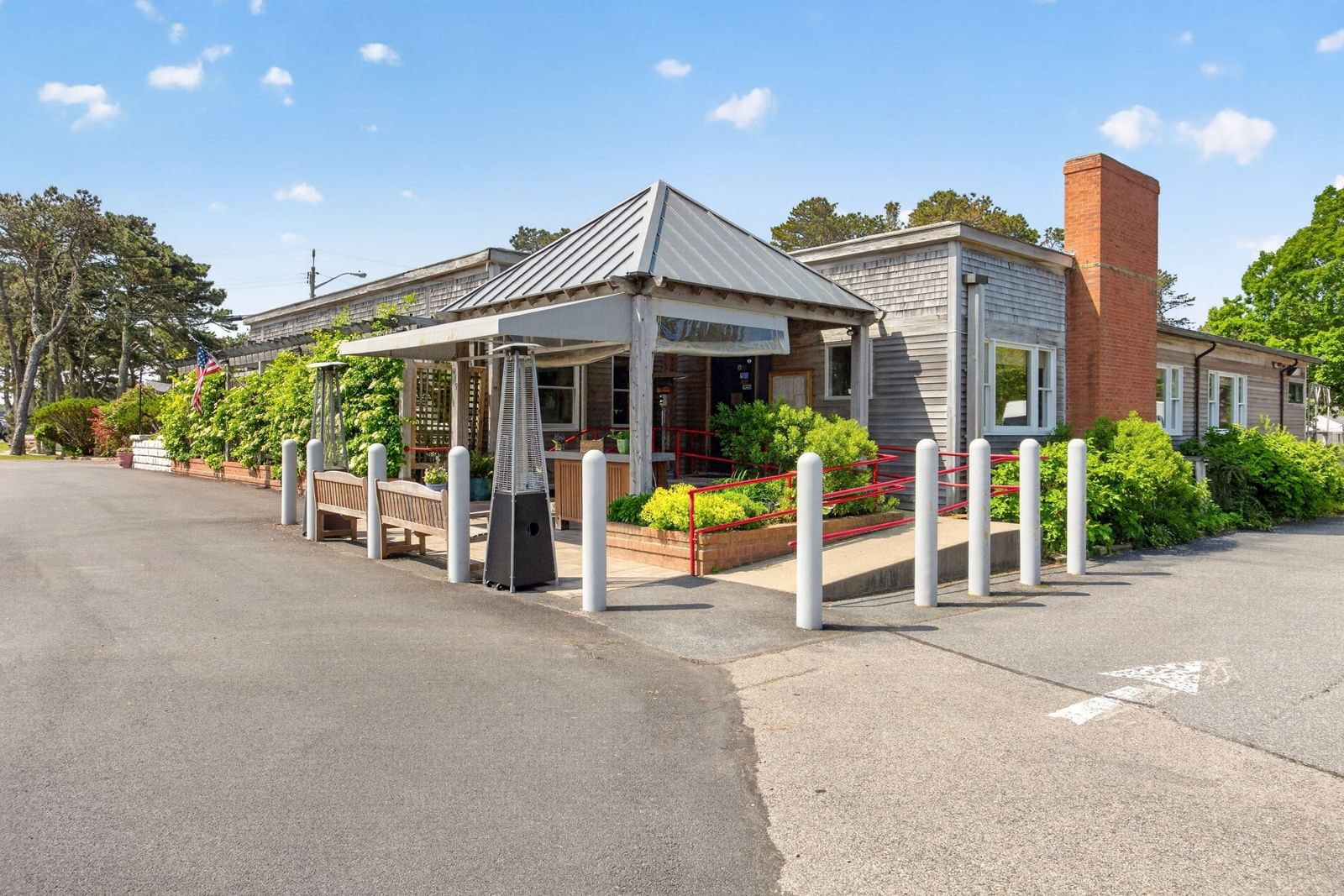 1019 Us-6 Wellfleet — Photo 1 of 41