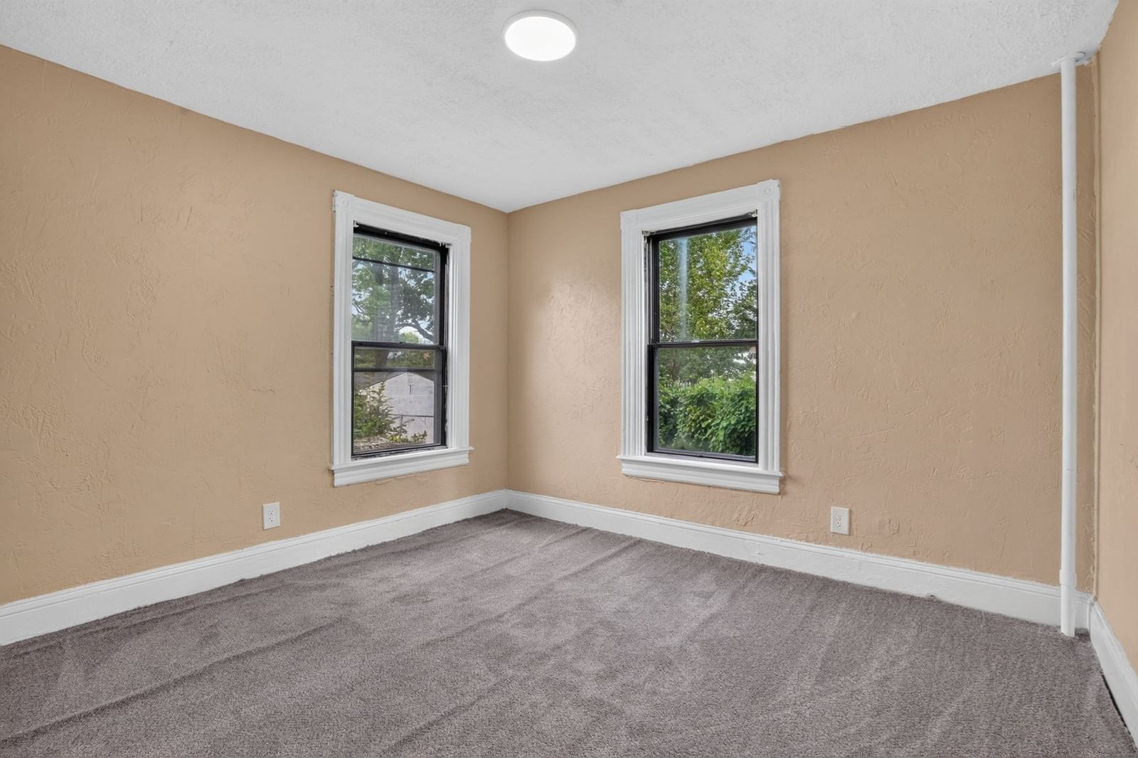 30 Pearl St Attleboro — Photo 9 of 42