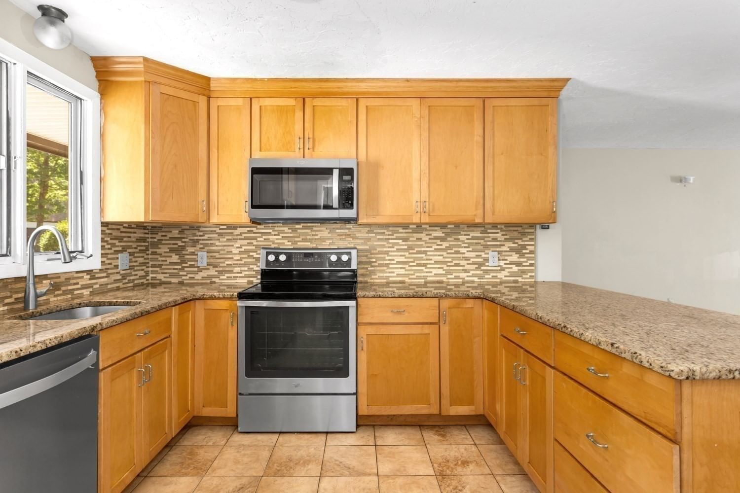 13 Emerson Way #13 Franklin — Photo 10 of 42