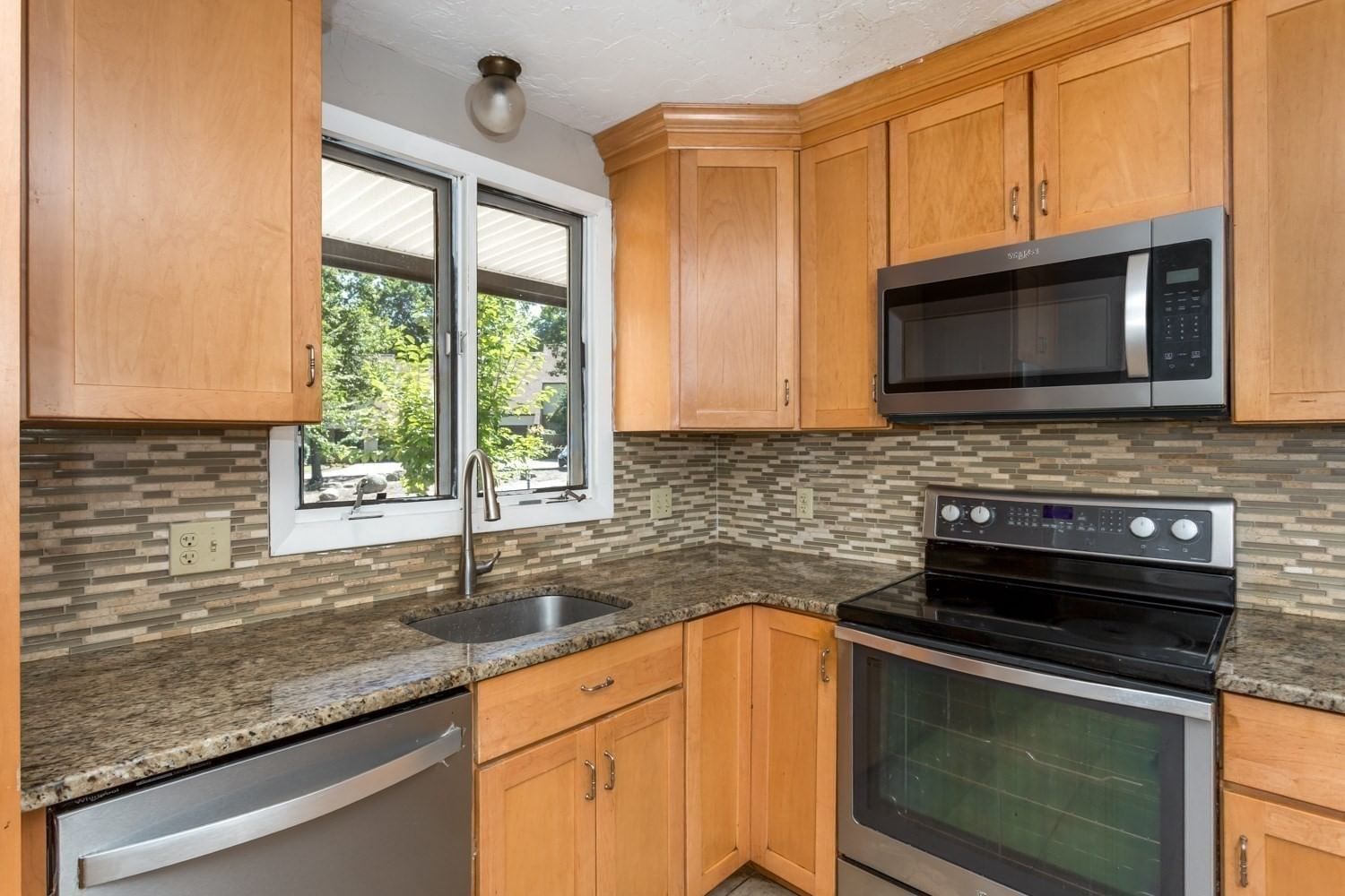 13 Emerson Way #13 Franklin — Photo 11 of 42