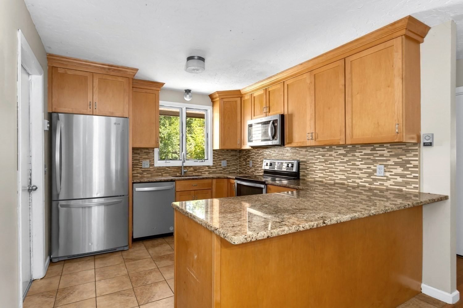 13 Emerson Way #13 Franklin — Photo 9 of 42