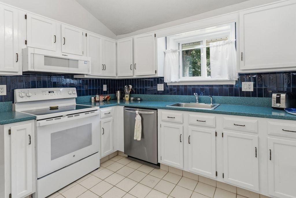 58-C58 Harbor Lights Rd #c58 Bourne — Photo 11 of 19