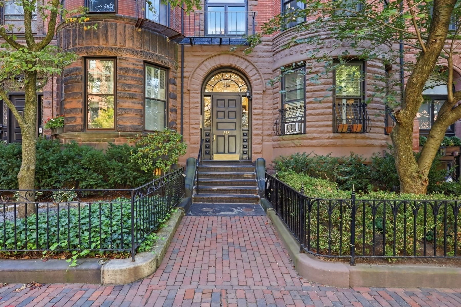258 Marlborough St #2R Boston — Photo 3 of 19