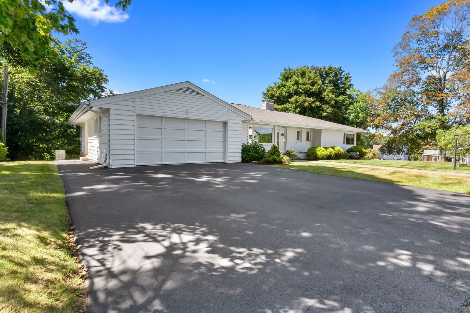 4 Arlington Ter Haverhill — Photo 3 of 42