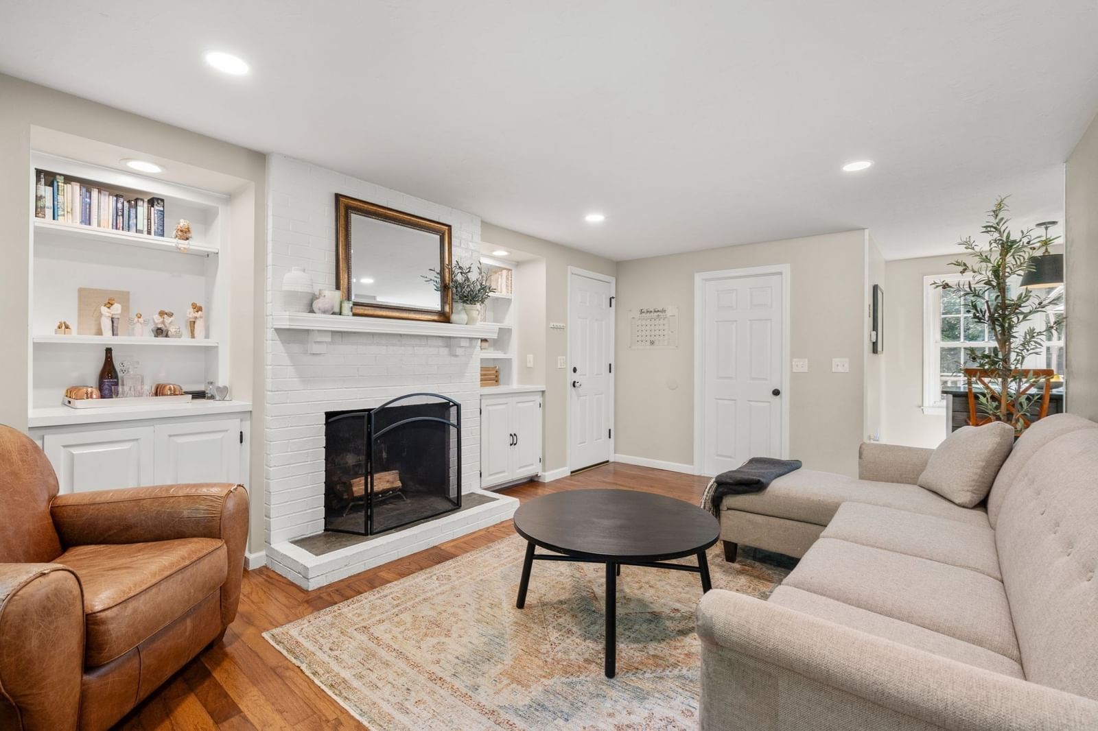 55 Hartford Ave E Mendon — Photo 5 of 24