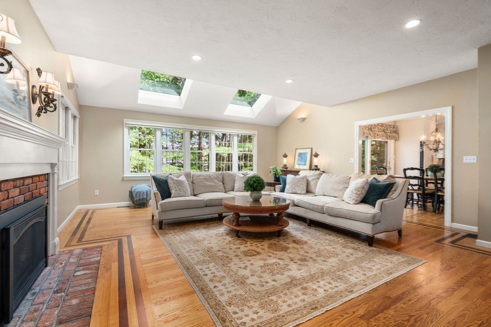 11 Brewer Drive Westborough — Photo 7 of 36