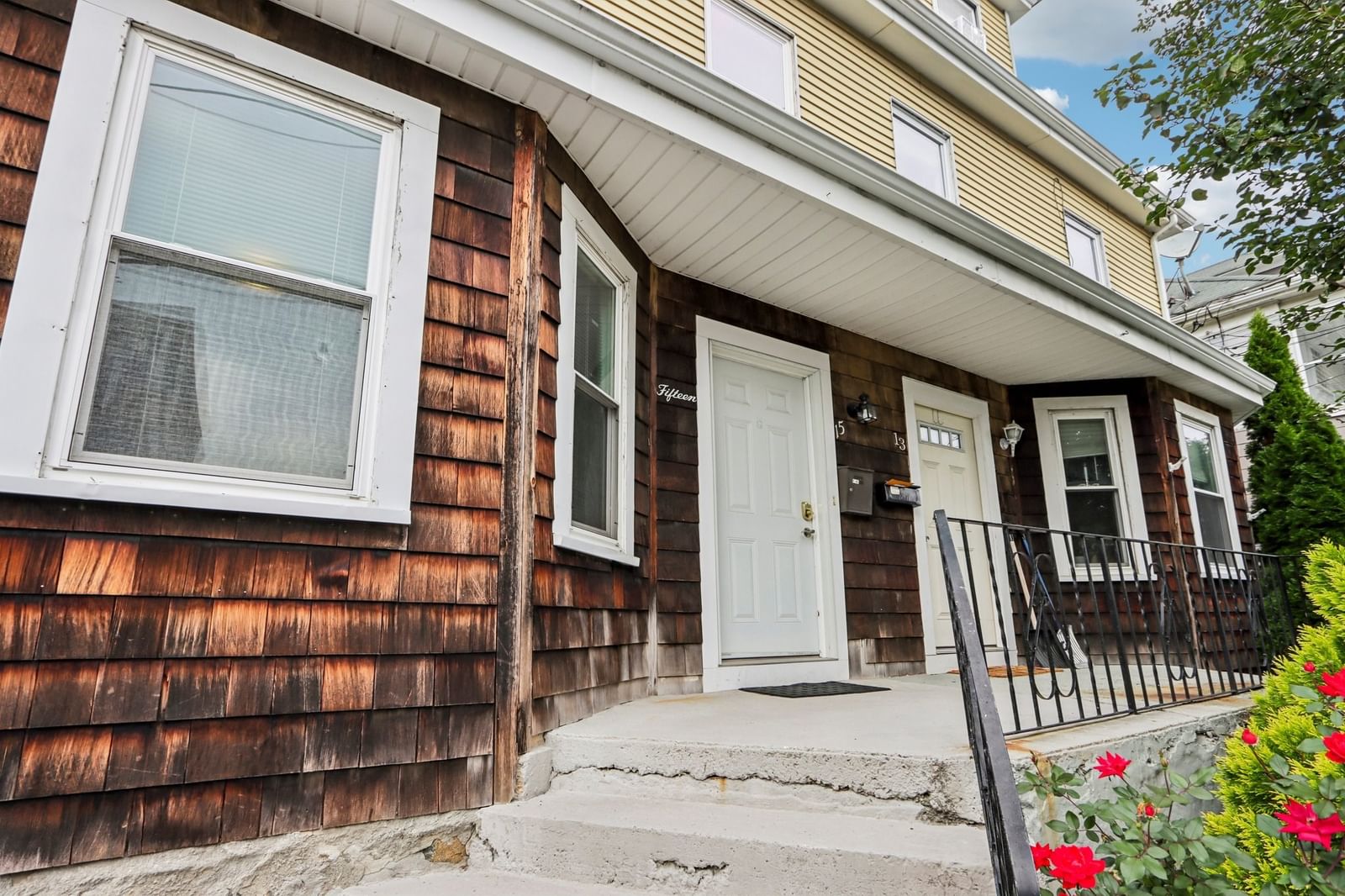 15 Grant #15 Beverly — Photo 1 of 31
