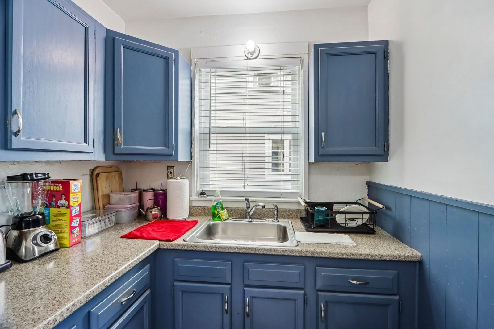 15 Grant #15 Beverly — Photo 10 of 31