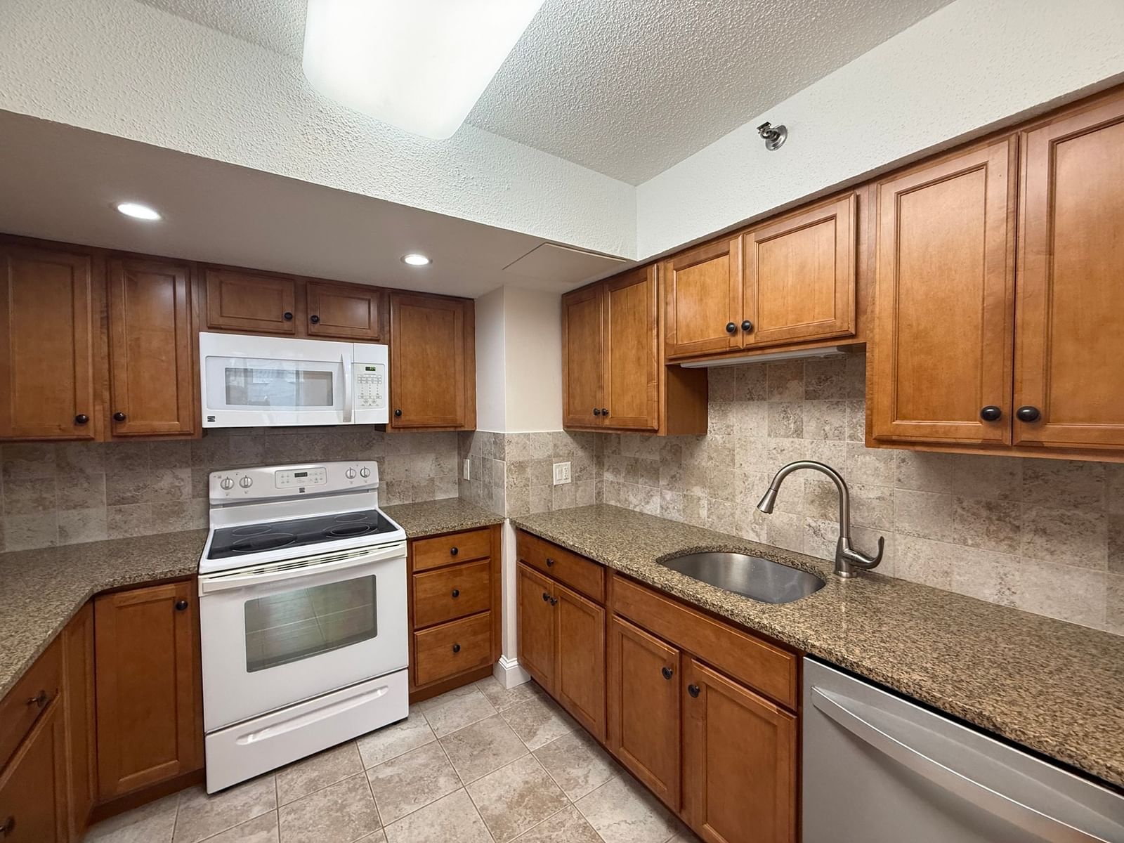 1731 Beacon St #713 Brookline — Photo 25 of 35