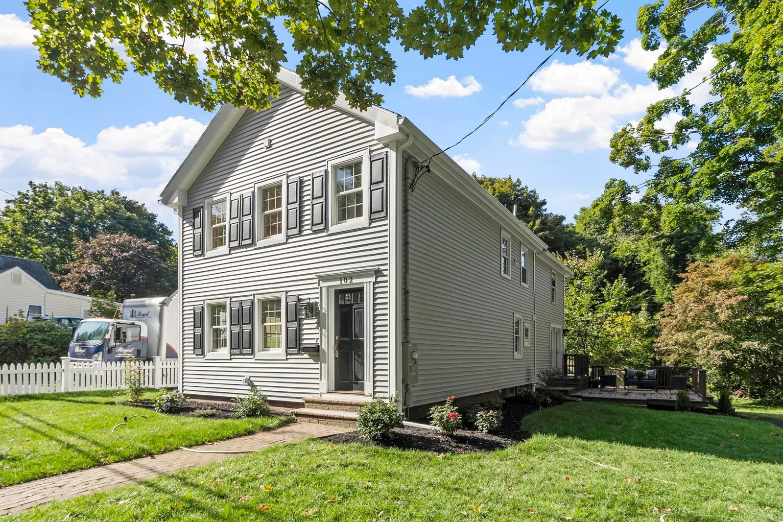 102 Park Street North Reading — Photo 3 of 42