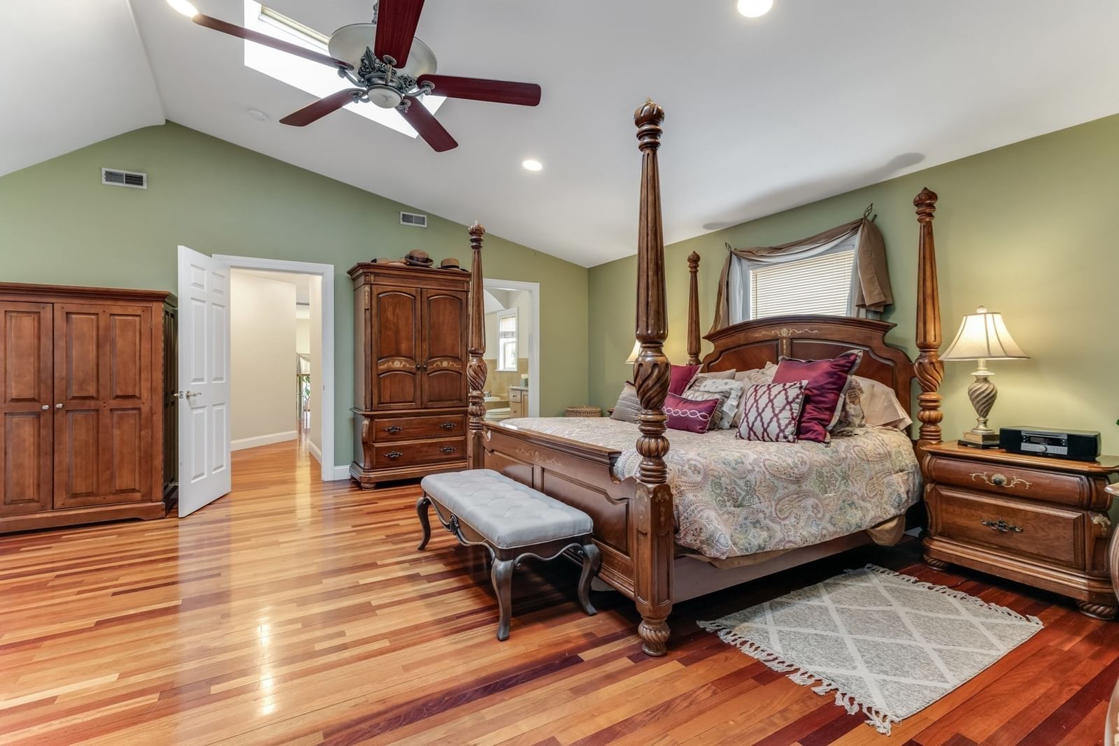 30 Everett Ave Somerville — Photo 12 of 38